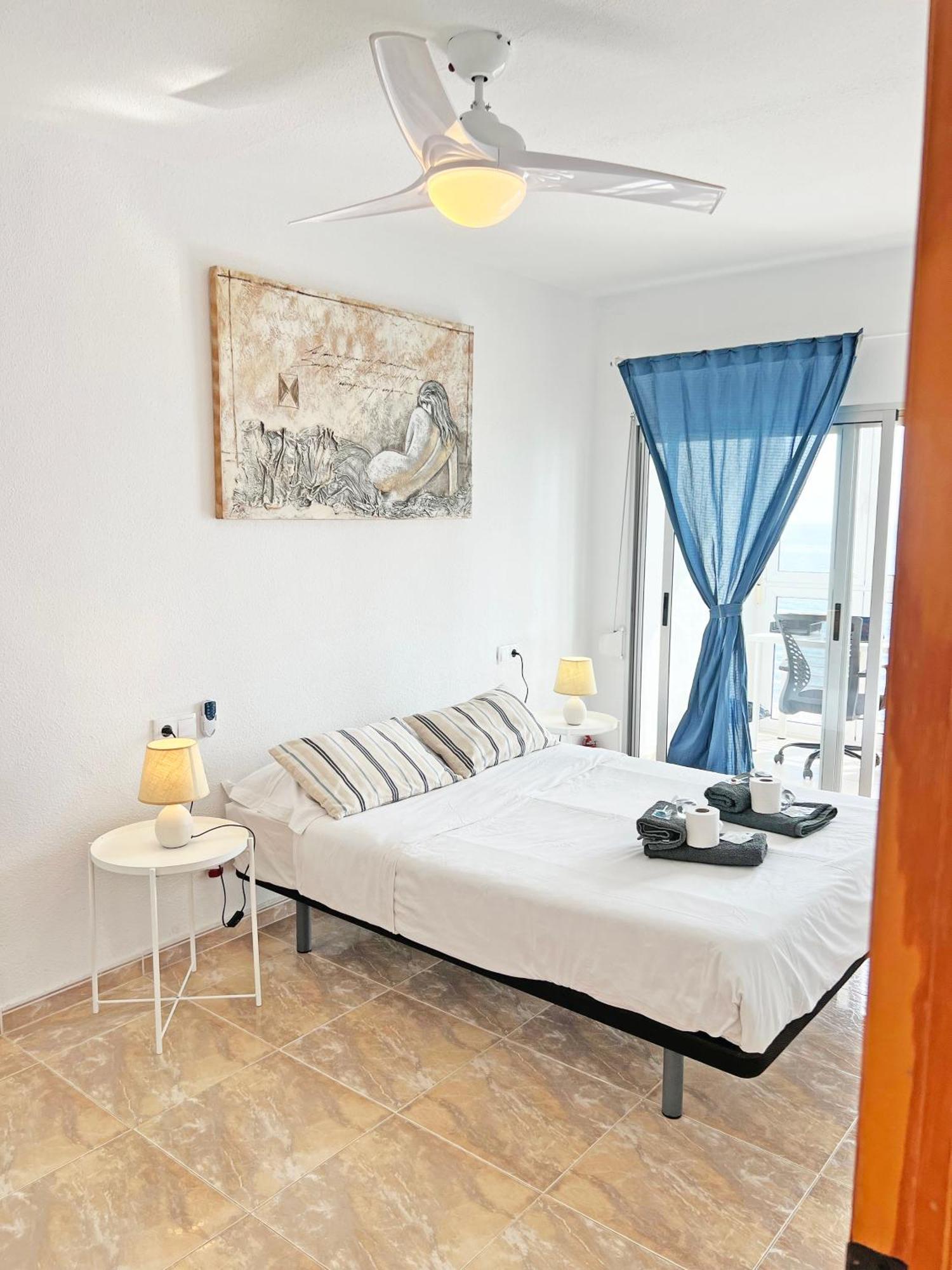 Atico Frente Al Mar 2 Terrazas Barbacoa Y Parking Sujeto A Disponibilidad Apartment El Campello Exterior foto