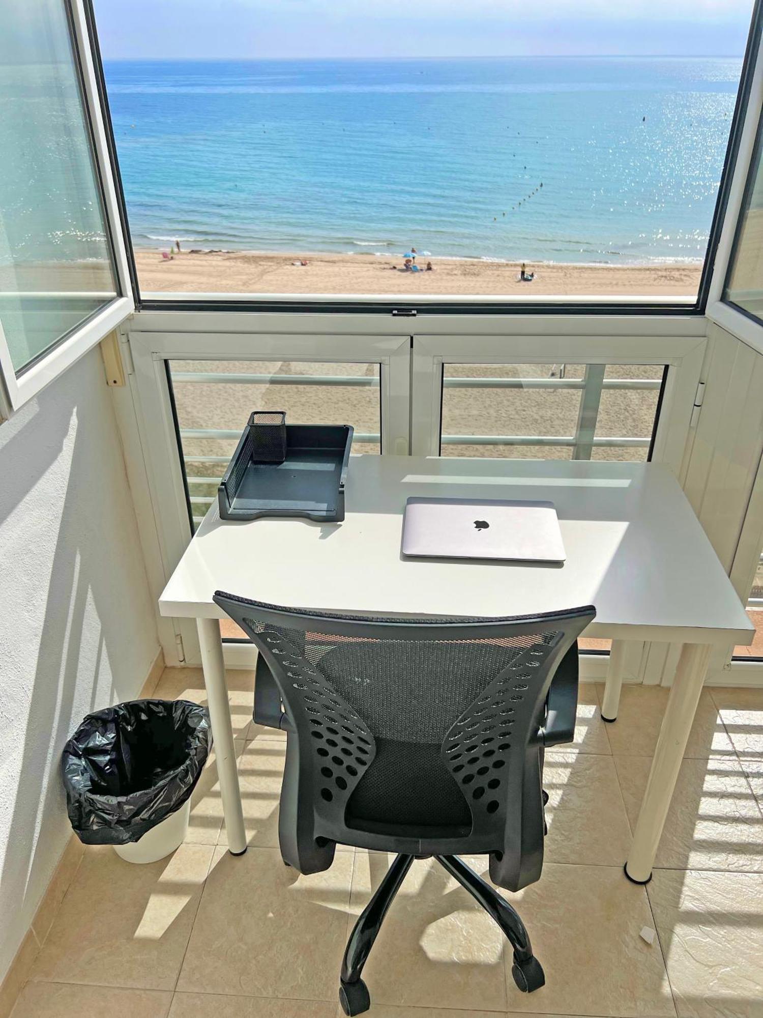 Atico Frente Al Mar 2 Terrazas Barbacoa Y Parking Sujeto A Disponibilidad Apartment El Campello Exterior foto
