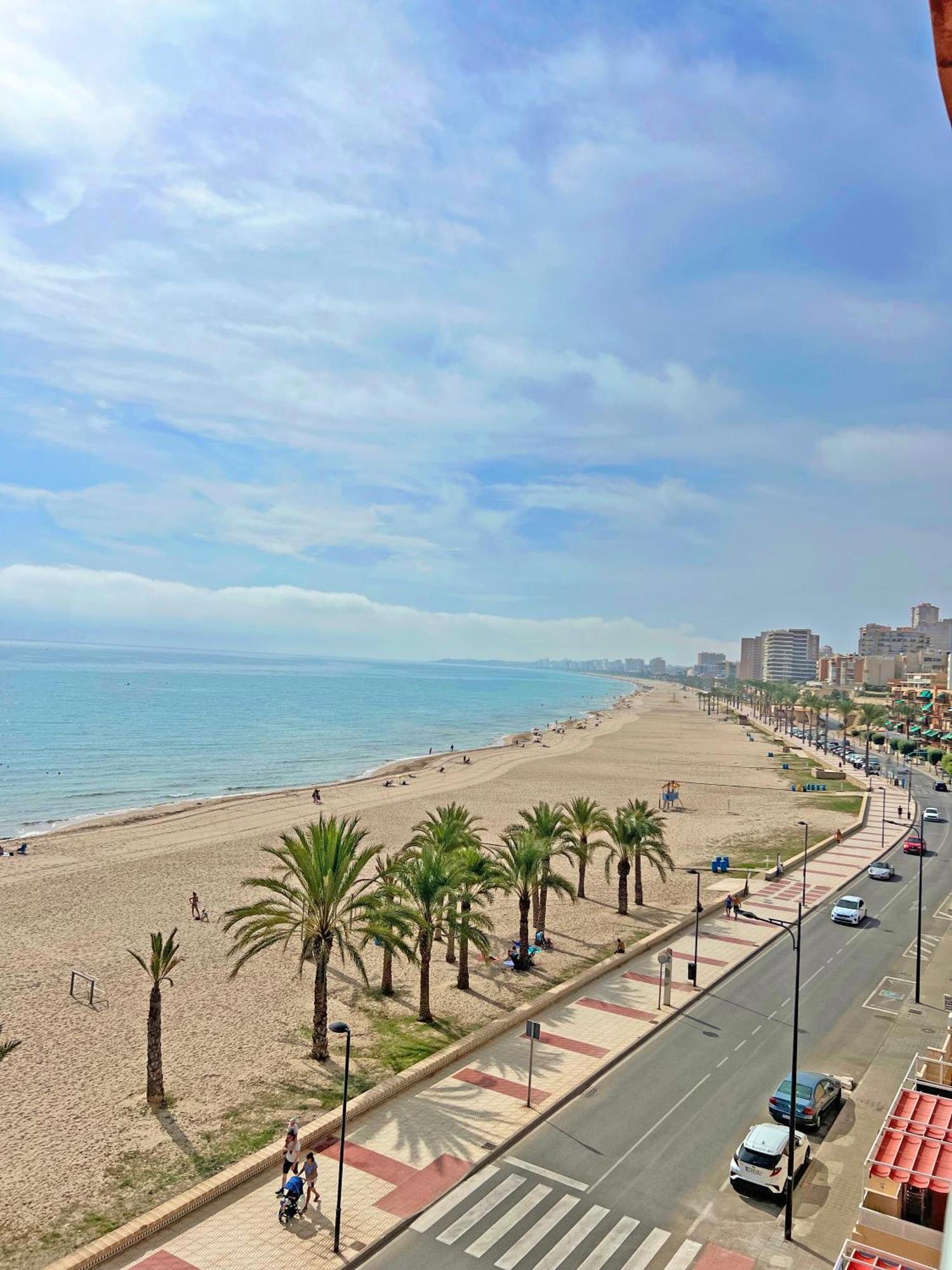 Atico Frente Al Mar 2 Terrazas Barbacoa Y Parking Sujeto A Disponibilidad Apartment El Campello Exterior foto